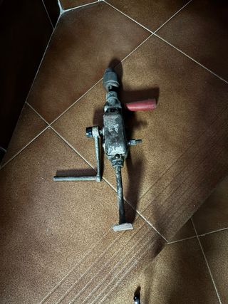 Berbiquí o taladro manual antiguo