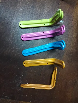 Supporti per scaffali metallici colorati (8 pz)