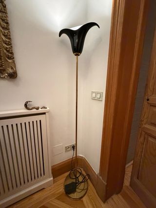 Lámpara de pie vintage negra y dorada