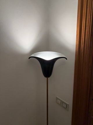 Lámpara de pie vintage negra y dorada