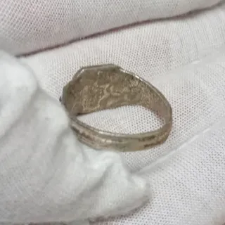 Anillo de Plata Medieval con Sello en Bisel