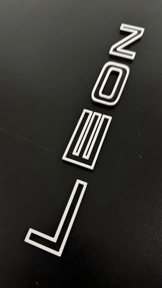 Letras parrilla SEAT LEON