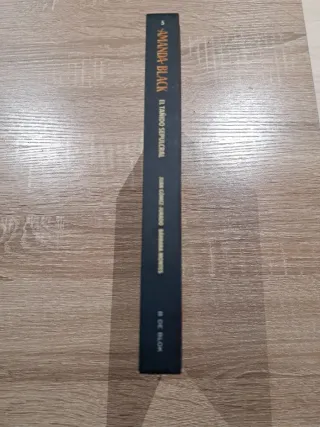 El tañido sepulcral / AMANDA BLACK