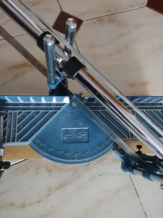 Ingletadora manual con sierra