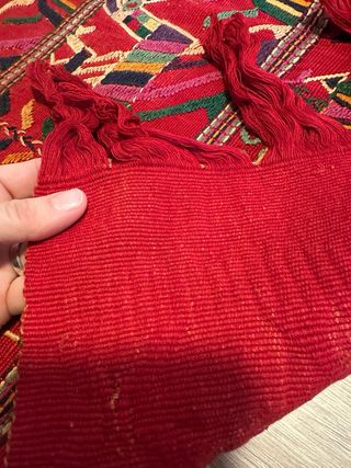 Alfombra tejida a mano