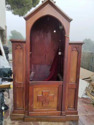 Confesionario de madera