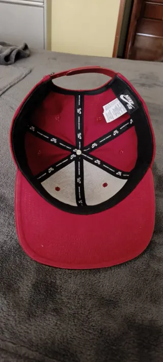 Gorra plana Nike SB Granate