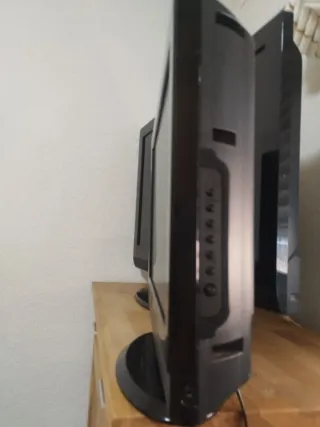 Televisión OKI pequeña