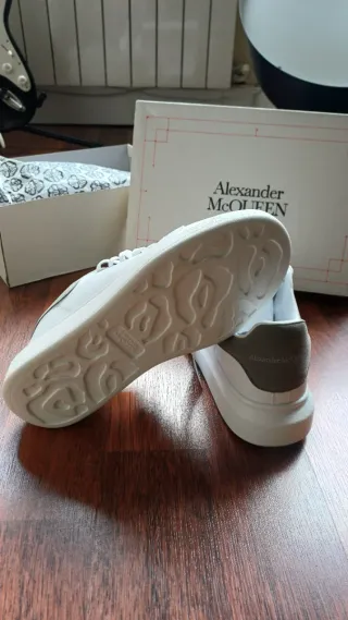Zapatillas Alexander McQueen Blancas y Grises