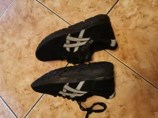 Zapatillas ASICS Negras
