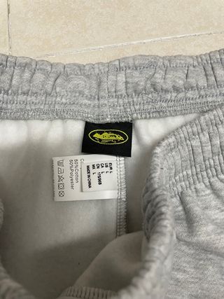 Pantalones grises de corteiz