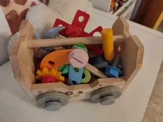 Caja de herramientas de madera para niños