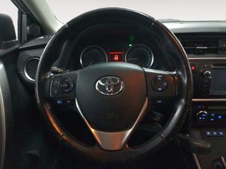 Toyota Auris Hybrid Feel!