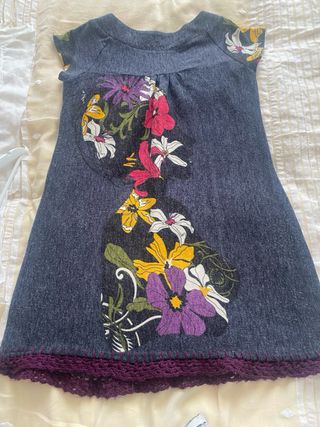 Vestido de punto azul y morado