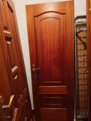 Puertas de madera para vivienda