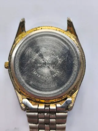 Reloj Q&Q Cuarzo Japonés Dorado y Plateado