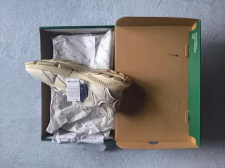 Zapatillas Lacoste Beige/Blanco