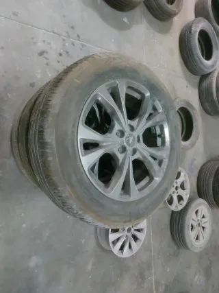 Llanta Ford Kuga Hybrid 2023 225/60/18