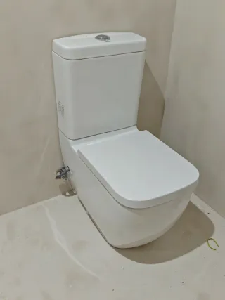 Electricista, fontanero, lampista.