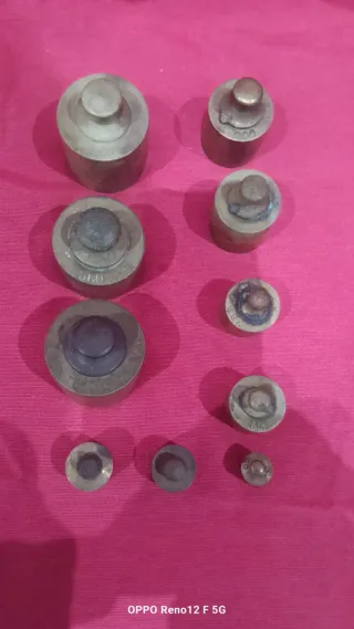 Antiguas pesas de bronce