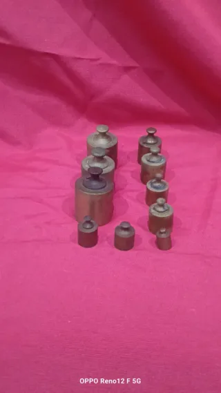 Antiguas pesas de bronce