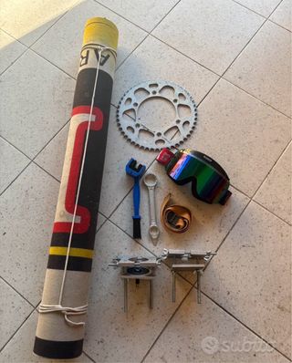 corona, occhiali, attrezzi, gonfia espansione e