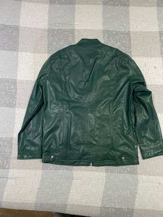 Chaqueta verde estilo motorista