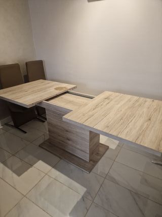 Mesa extensible comedor y 4 sillas
