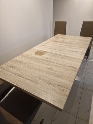 Mesa extensible comedor y 4 sillas