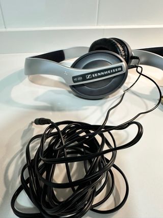 2 Auriculares Sennheiser HD 203 Negros y Plateados