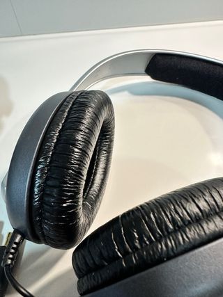 2 Auriculares Sennheiser HD 203 Negros y Plateados