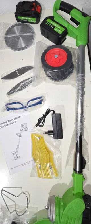 Desbrozadora a batería con accesorios