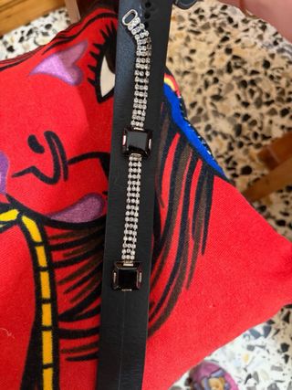 Cintura in pelle nera con strass