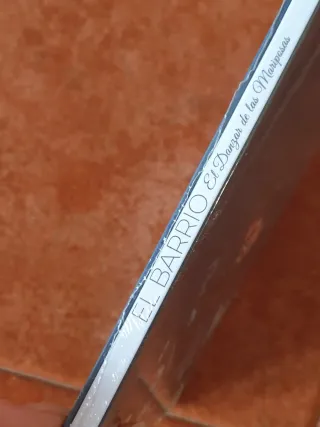 El Barrio - Danzar de las Mariposas Deluxe