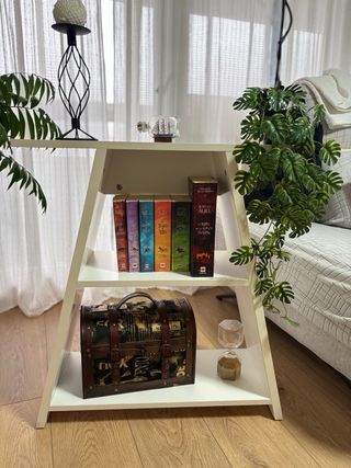 Estantería/Mesa Auxiliar Ikea blanca.