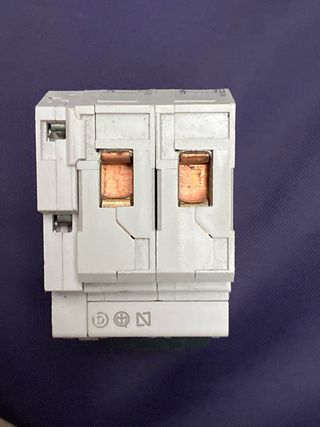 Pia hager mas contacto auxiliar