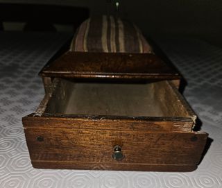 Porta spilli e fili da cucito '800