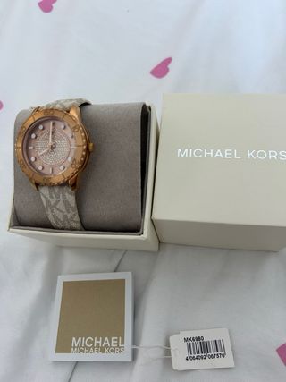 Reloj Michael Kors Beige y Dorado