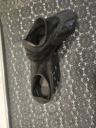 Botas de fútbol negras