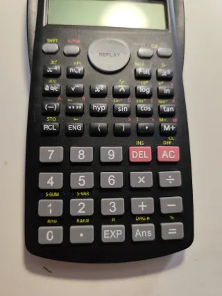 Calculadora Científica Casio FX-82MS