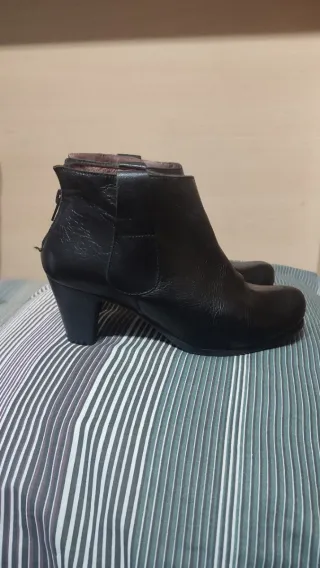 Botines negros de tacón