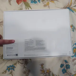 Caja MacBook Pro 13 vacía