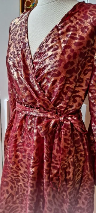Vestido leopardo burdeos y dorado