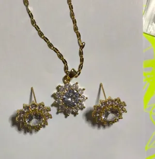 SAN VALENTÍN. COLGANTE Y PENDIENTES ACERO