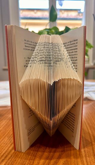 Book folding cuore
