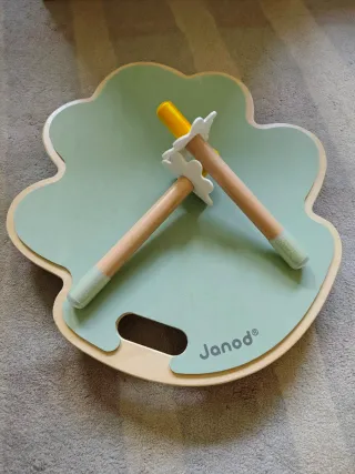 Janod Juego Habilidad Hoja con Ruedas +4