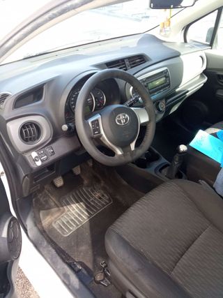 Toyota Yaris 2012
