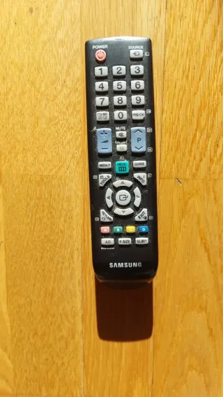 Samsung TV 32'' con Mando a Distancia