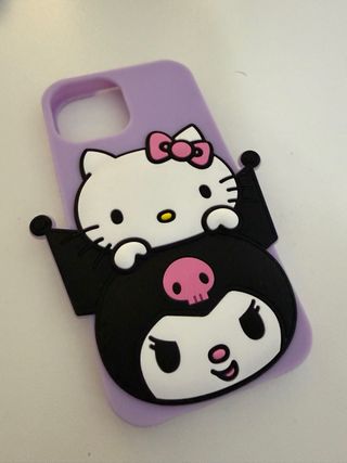 Funda iPhone 13 Morada Hello Kitty Kuromi