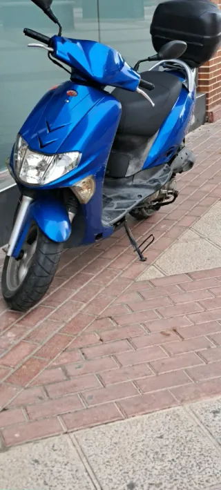 Kymco Agility 49cc Scooter